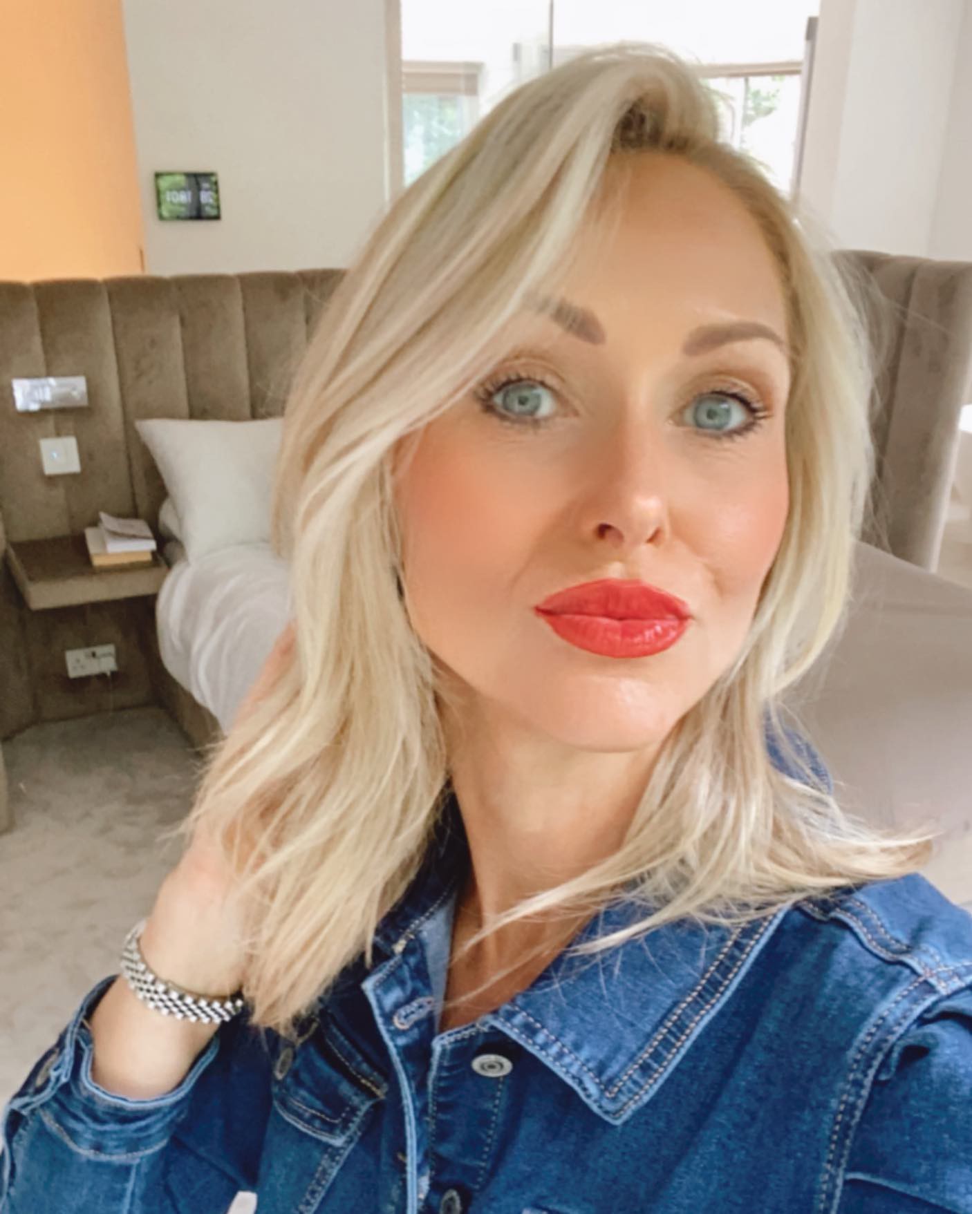 Instagram Post 19:33 Thursday 8th May 2025